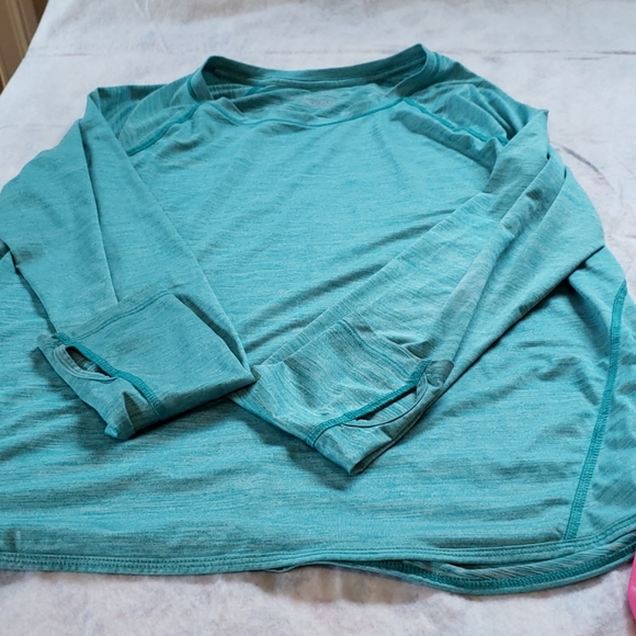 tek gear Tops - NWOT tek gear long sleeved drytek